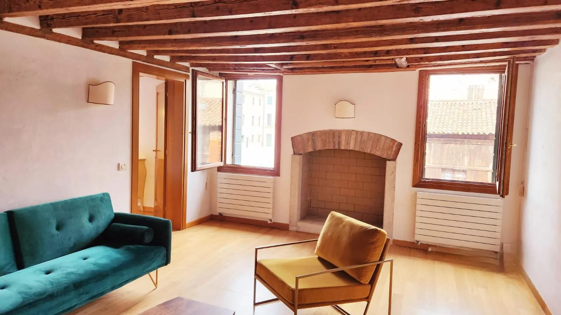 Lo Squero Apt location